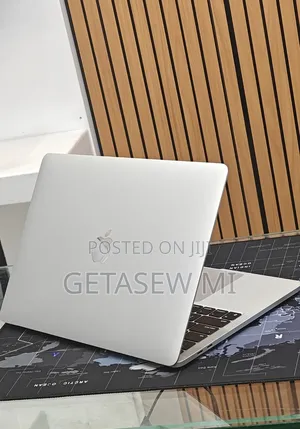 New Laptop Apple MacBook Pro 2022 M2 8GB Apple M2 SSD 256GB