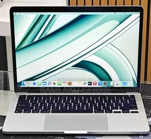New Laptop Apple MacBook Pro 2022 M2 8GB Apple M2 SSD 256GB