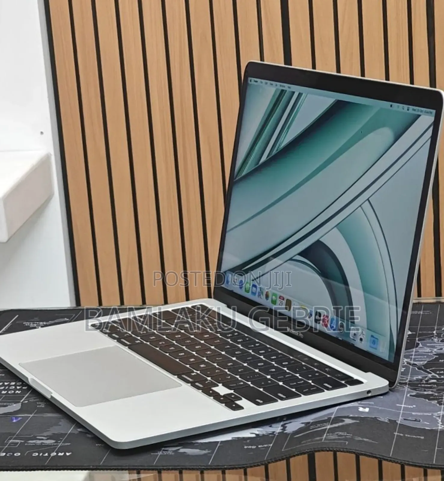 New Laptop Apple MacBook Pro 2022 M2 8GB Apple M2 SSD 256GB