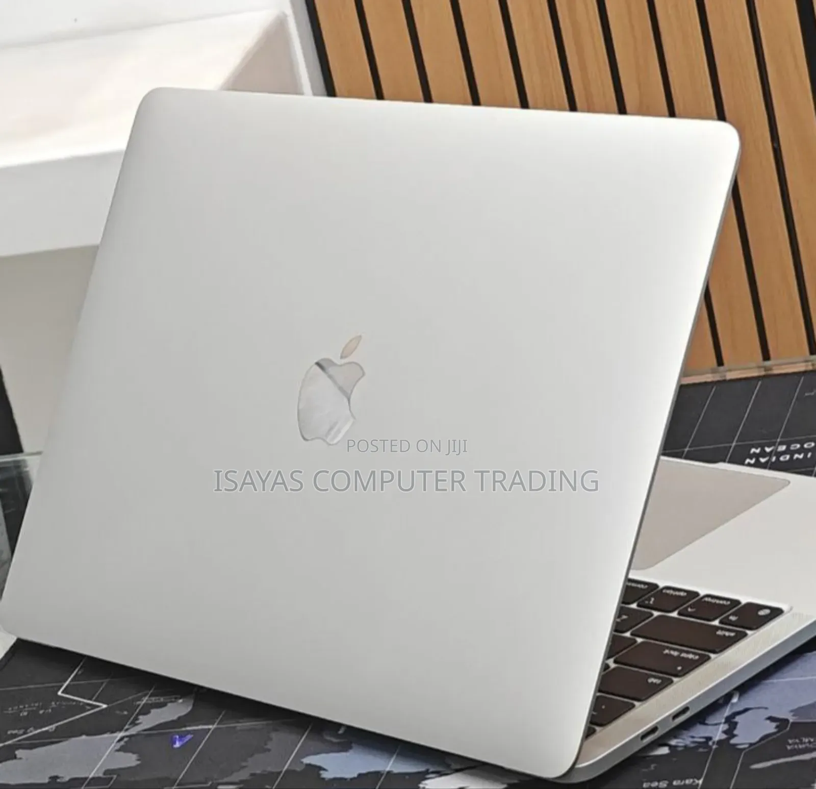 New Laptop Apple MacBook Pro 8GB SSD 256GB