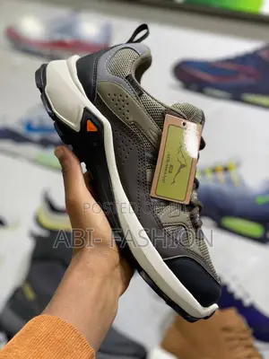 Photo - Men's Shoe Skech-Air Envoy St