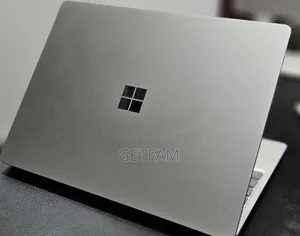 New Laptop Microsoft Surface 8GB Intel Core I5 SSD 128GB