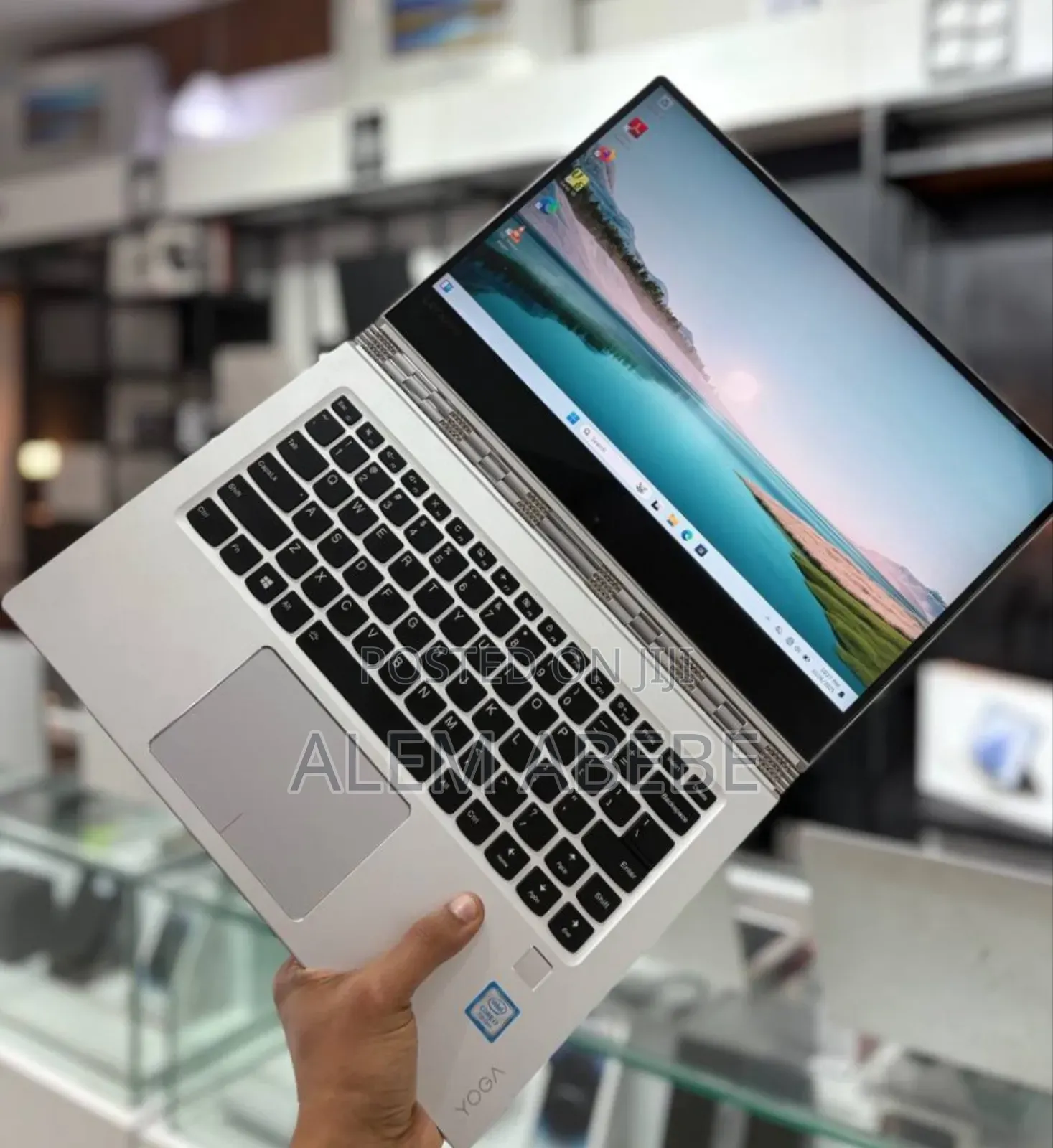 New Laptop Lenovo Yoga 910 8GB Intel Core I7 SSD 512GB