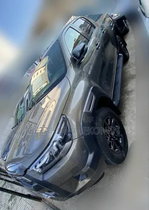 Photo - Toyota Hilux 2022 Gray