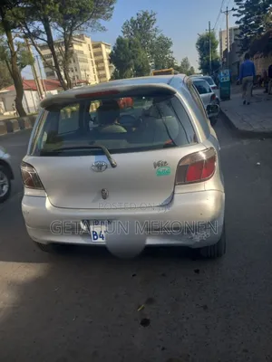 Toyota Vitz 2001 Silver