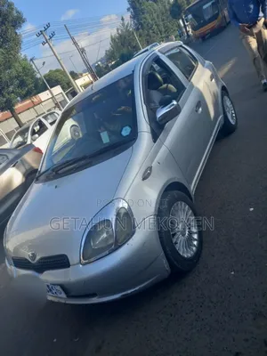 Toyota Vitz 2001 Silver