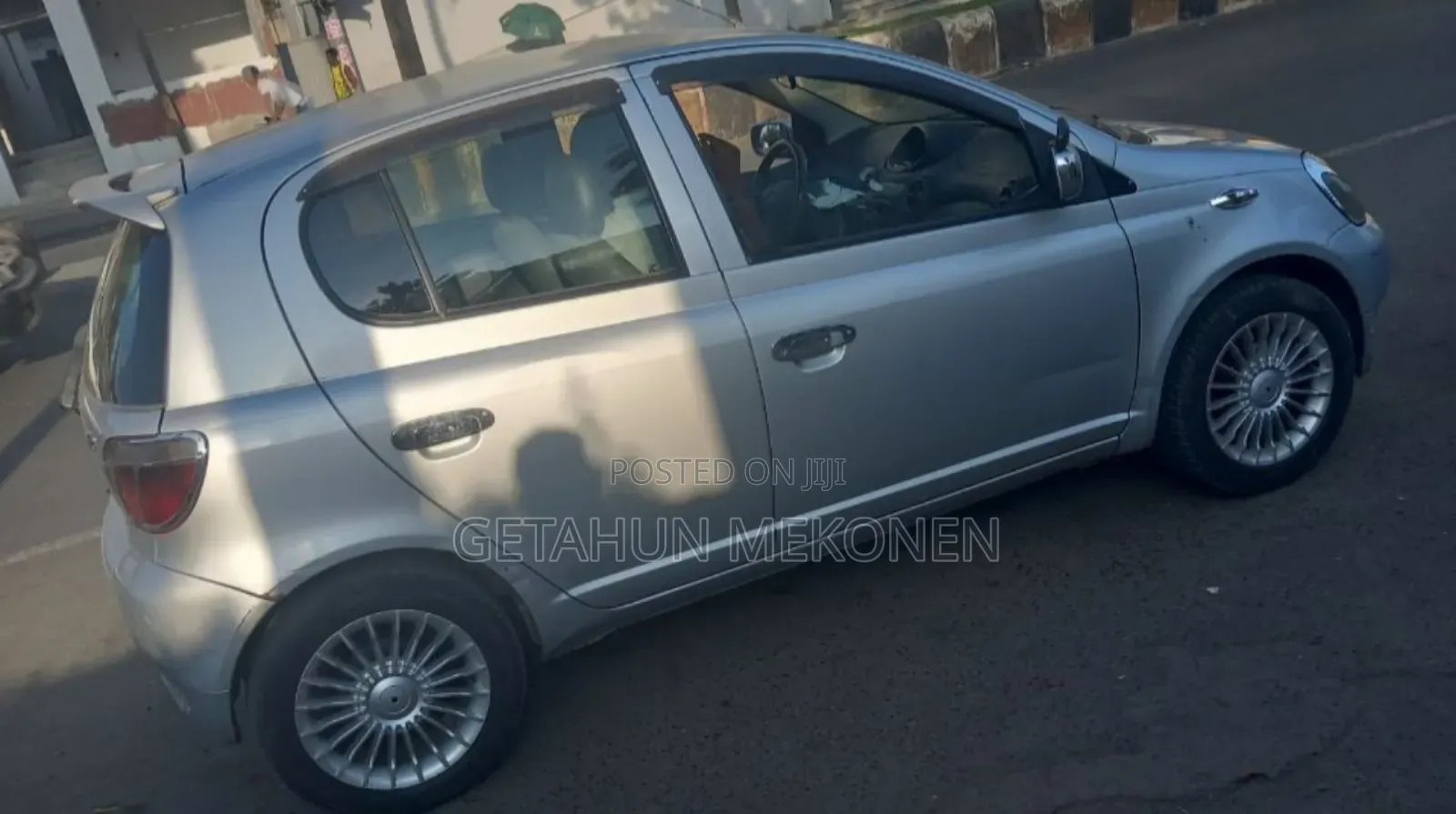 Toyota Vitz 2001 Silver