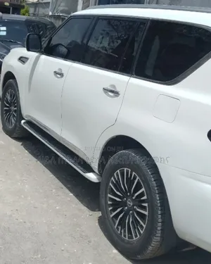 Nissan Patrol 2016 White