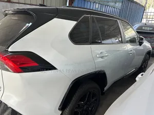 New Toyota RAV4 Hybrid 2024 White