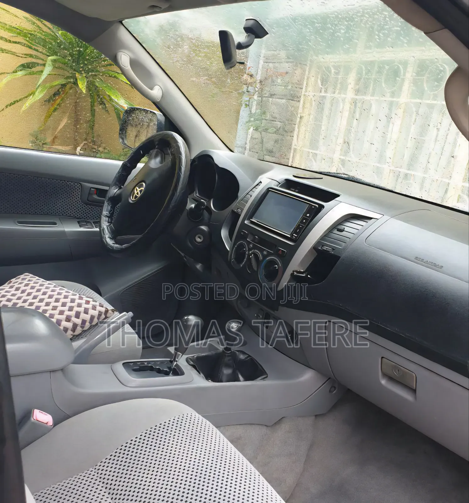 Toyota Hilux 2010 Gold