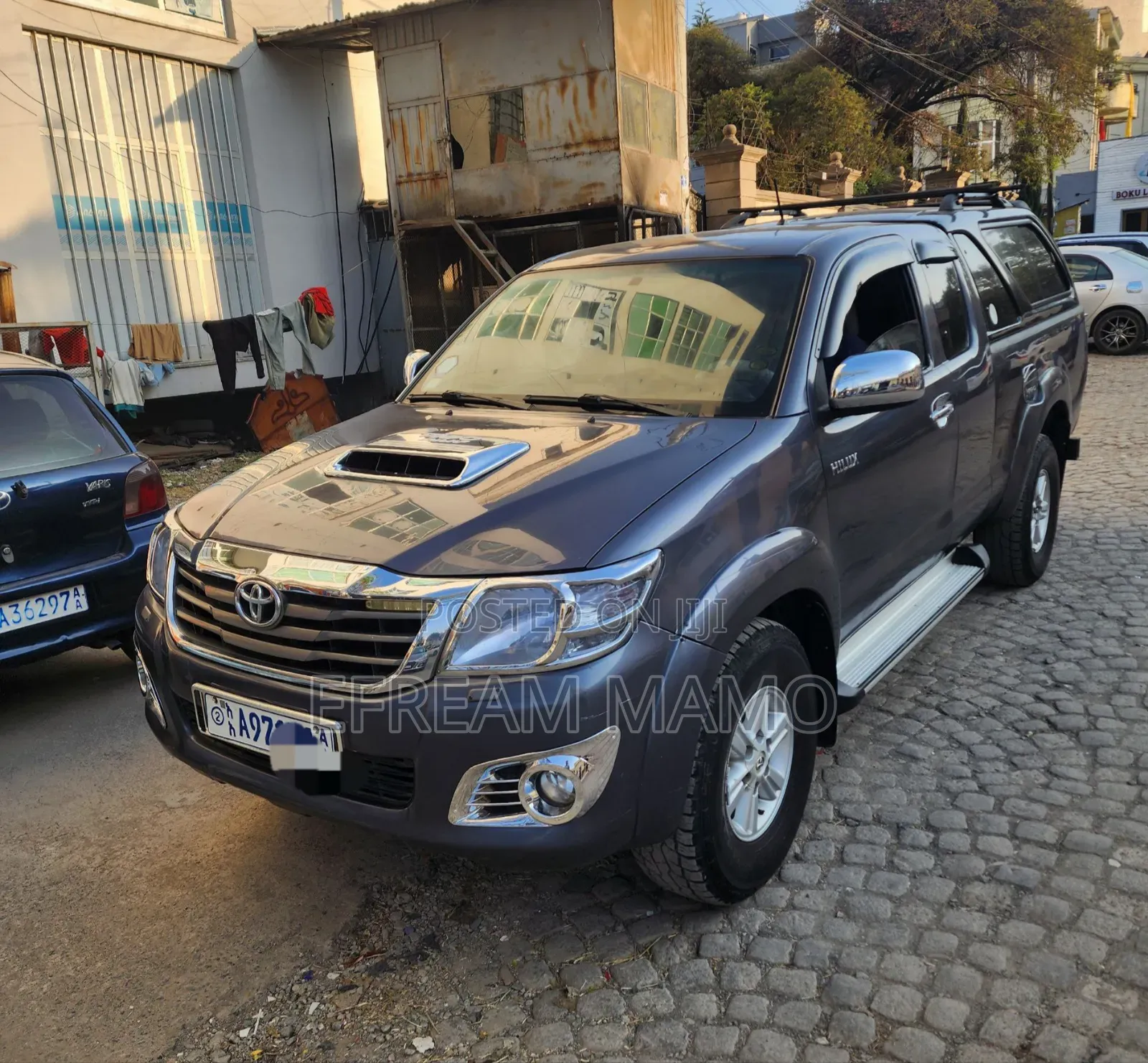 Toyota Hilux 2013 Gray