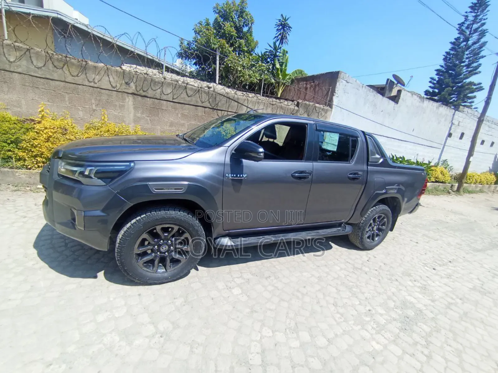 New Toyota Hilux 2022 Gray