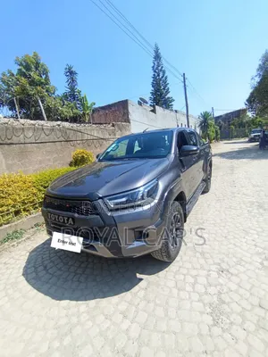 New Toyota Hilux 2022 Gray