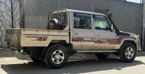 Toyota Land Cruiser 2016 Gold