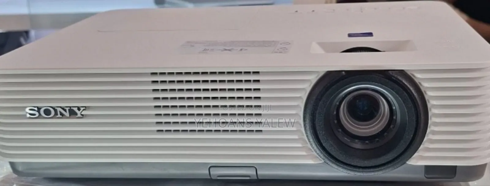 New Arrival 
Sony VPL-Dx221 Projector 
1 Piece Remains 
Resoluti