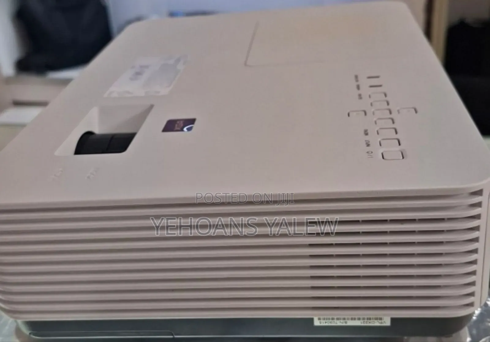 New Arrival 
Sony VPL-Dx221 Projector 
1 Piece Remains 
Resoluti