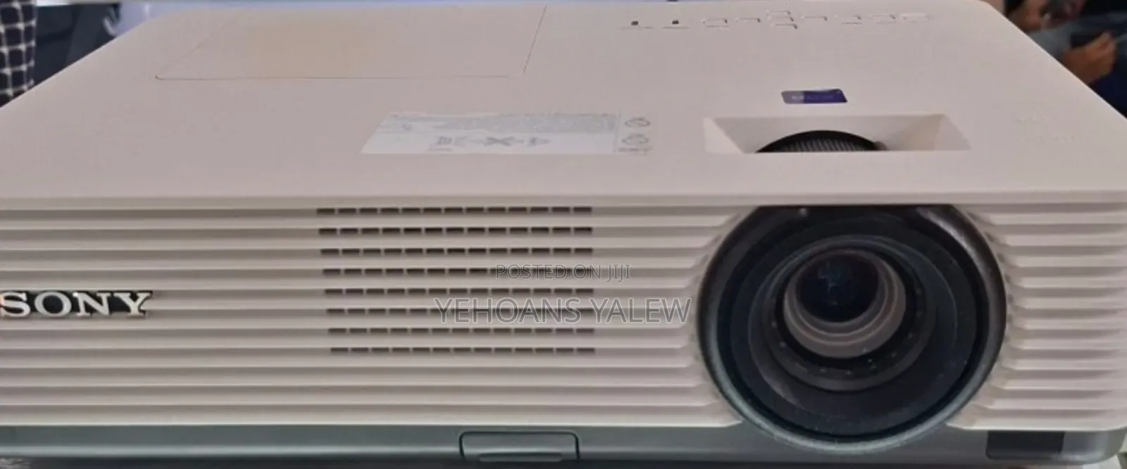 New Arrival 
Sony VPL-Dx221 Projector 
1 Piece Remains 
Resoluti