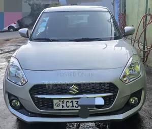 Photo - Suzuki Swift 2022 Silver
