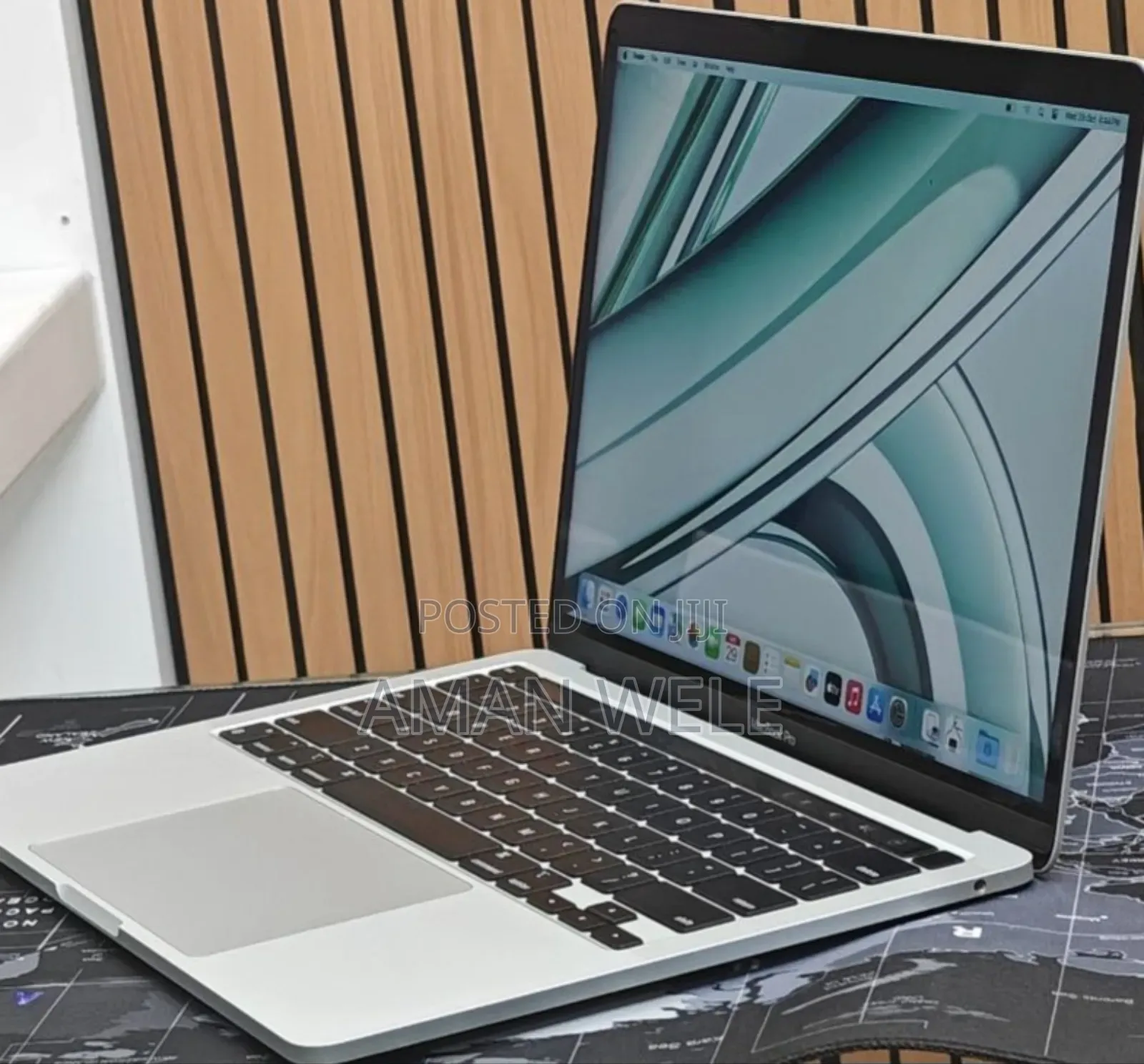 New Laptop Apple MacBook Pro 2022 M2 8GB Apple M2 SSD 256GB