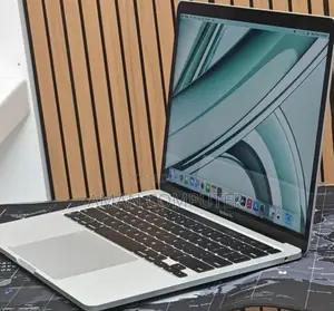 New Laptop Apple MacBook Pro 2022 M2 8GB Apple M2 SSD 256GB