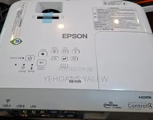 Brand New Epson Projector Has Remote and Bag Model