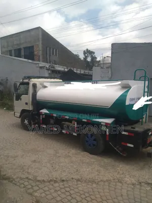 Photo - Isuzu NPR Boti