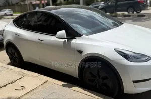 Tesla Model Y 2023 White