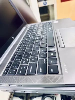 New Laptop HP ZBook Firefly 14 G7 16GB Intel Core I5 SSD 512GB