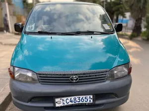 Toyota HiAce 2004 Green