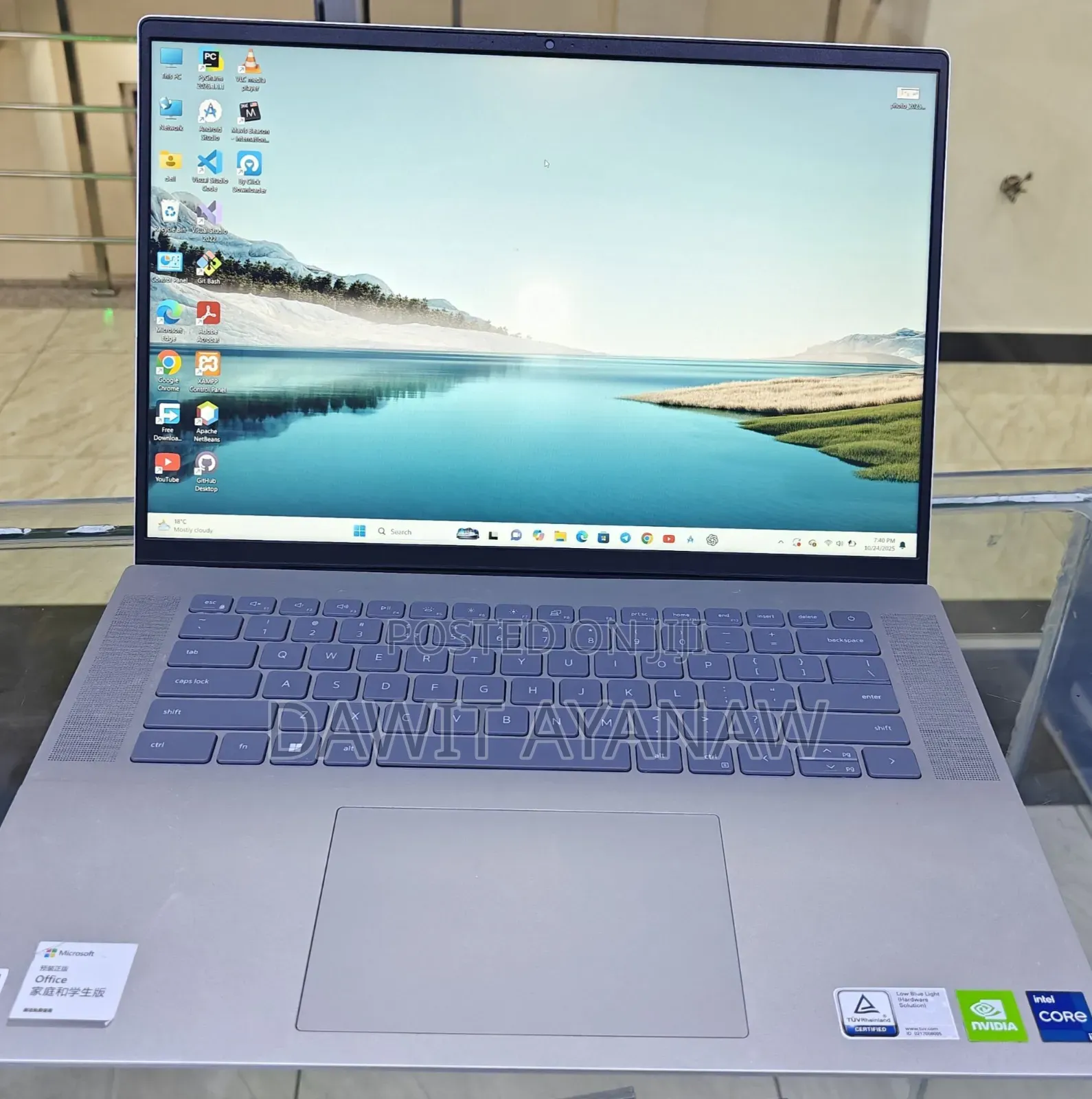 New Laptop Dell Inspiron 16 5620 16GB Intel Core i7 SSD 512GB