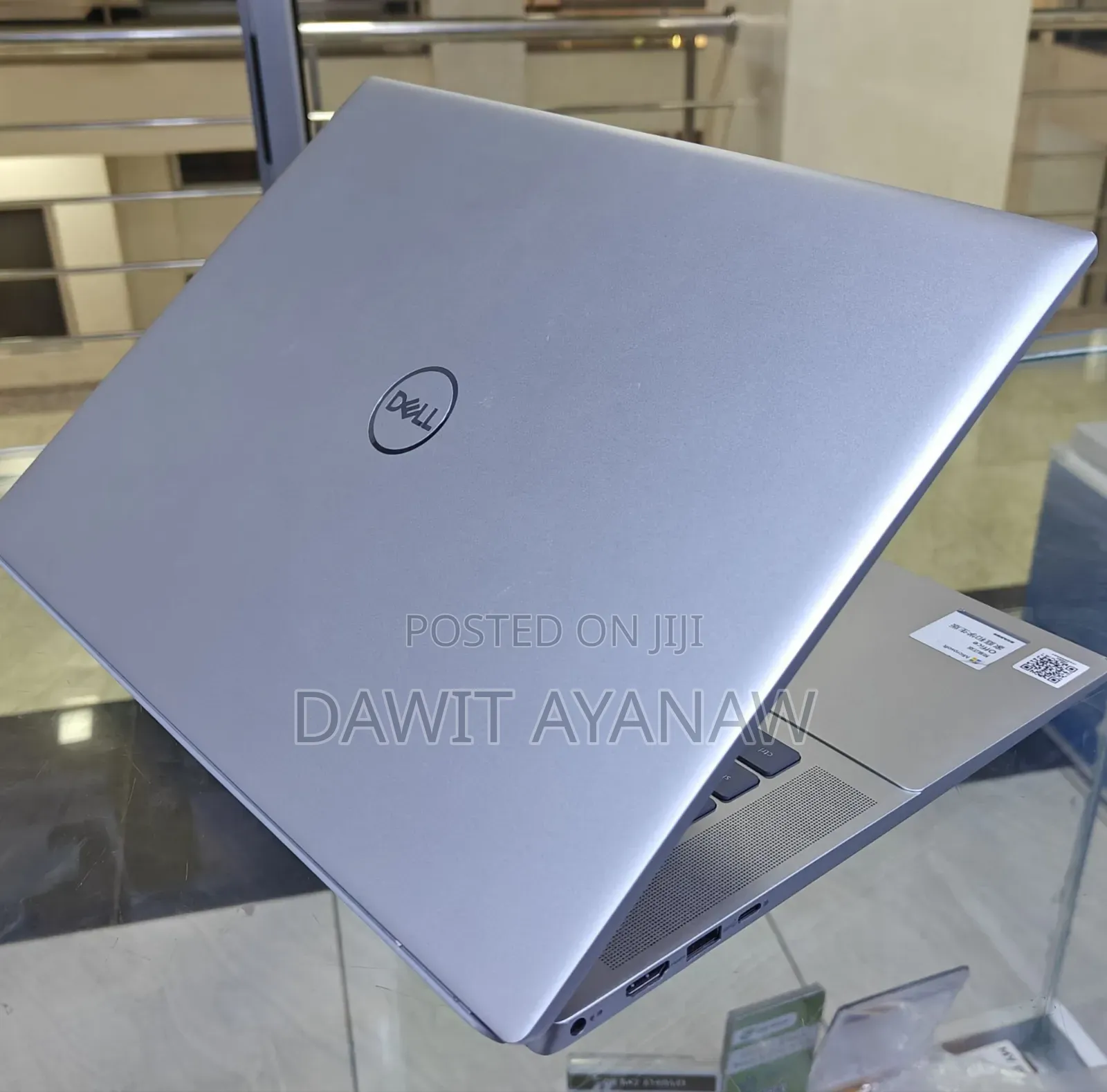 New Laptop Dell Inspiron 16 5620 16GB Intel Core i7 SSD 512GB