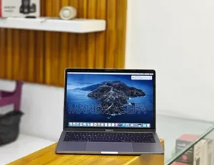 Photo - New Laptop Apple MacBook Pro 2019 16GB Intel Core I5 SSD 1T