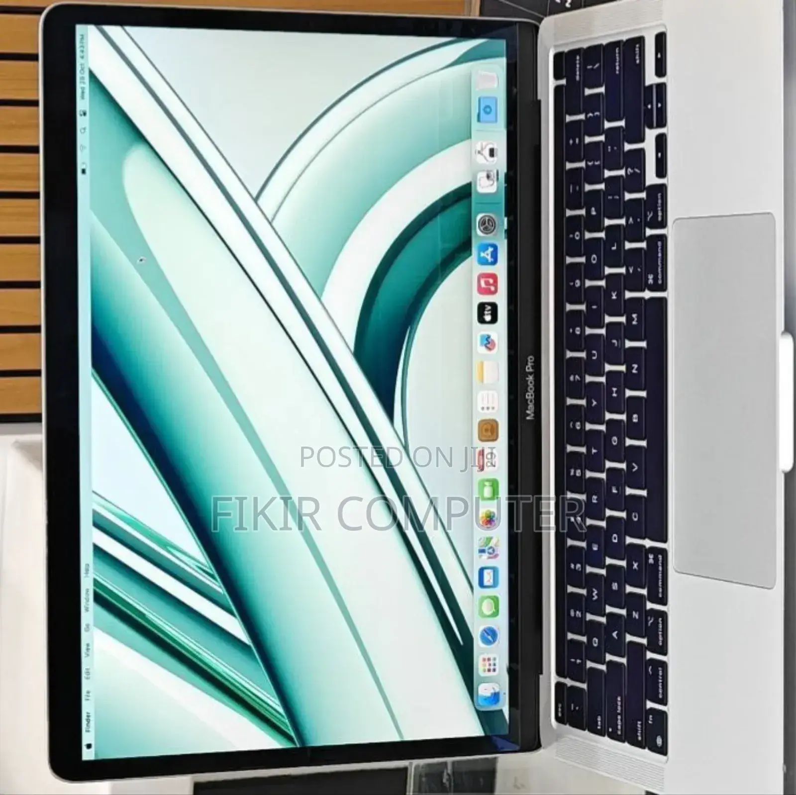 New Laptop Apple MacBook Air 2022 M2 8GB Intel Core M2 SSD 256GB