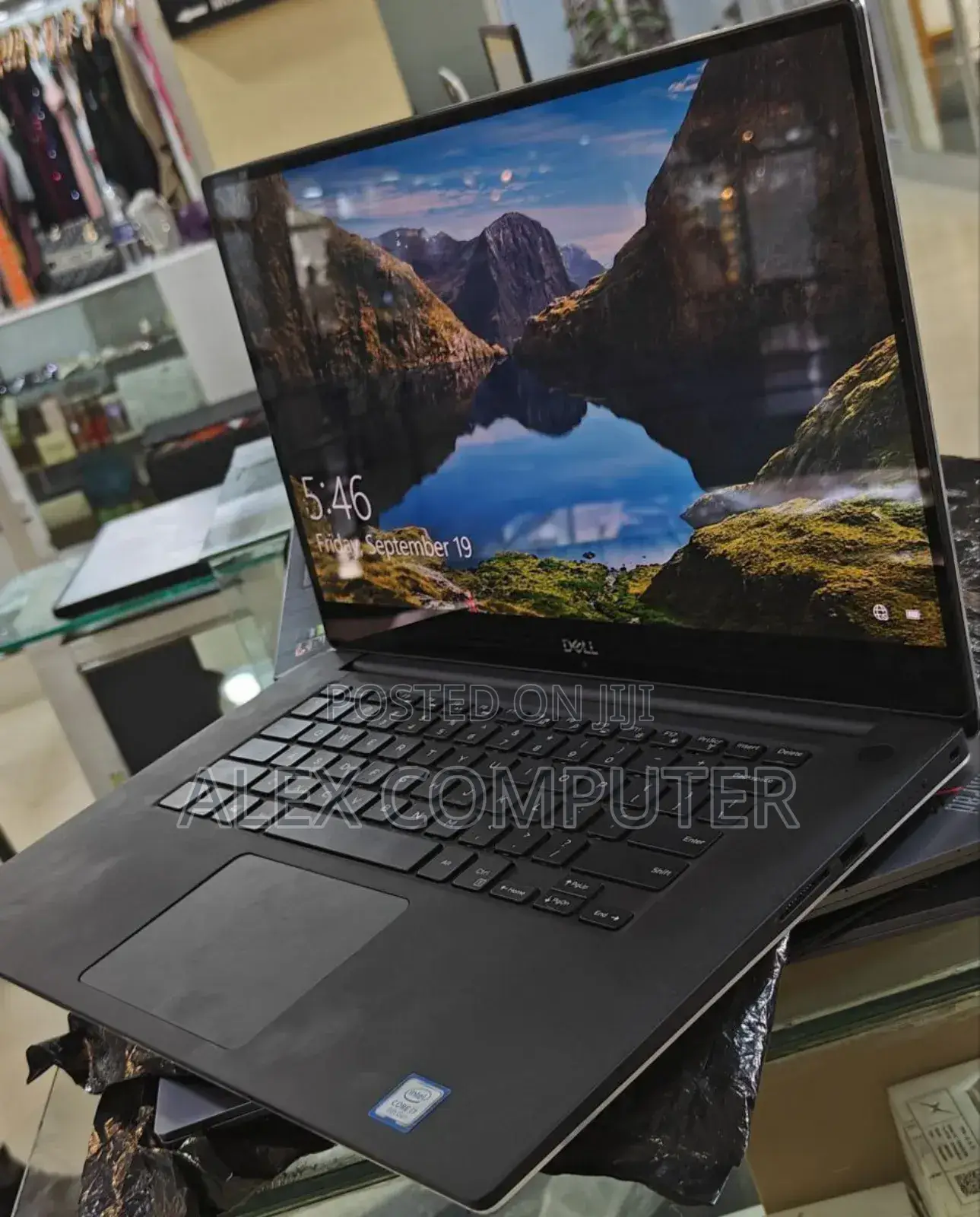 New Laptop Dell Precision 5540 16GB Intel Core I7 SSD 512GB