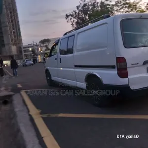 Toyota HiAce 2005 White