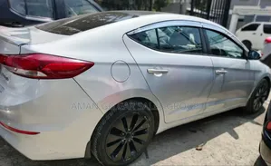 Hyundai Elantra 2017 Silver