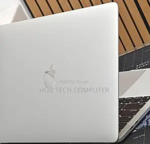 New Laptop Apple MacBook Pro 2022 M2 8GB Apple M2 SSD 256GB