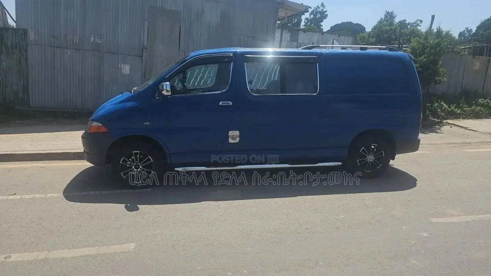 Toyota HiAce 2003 Blue