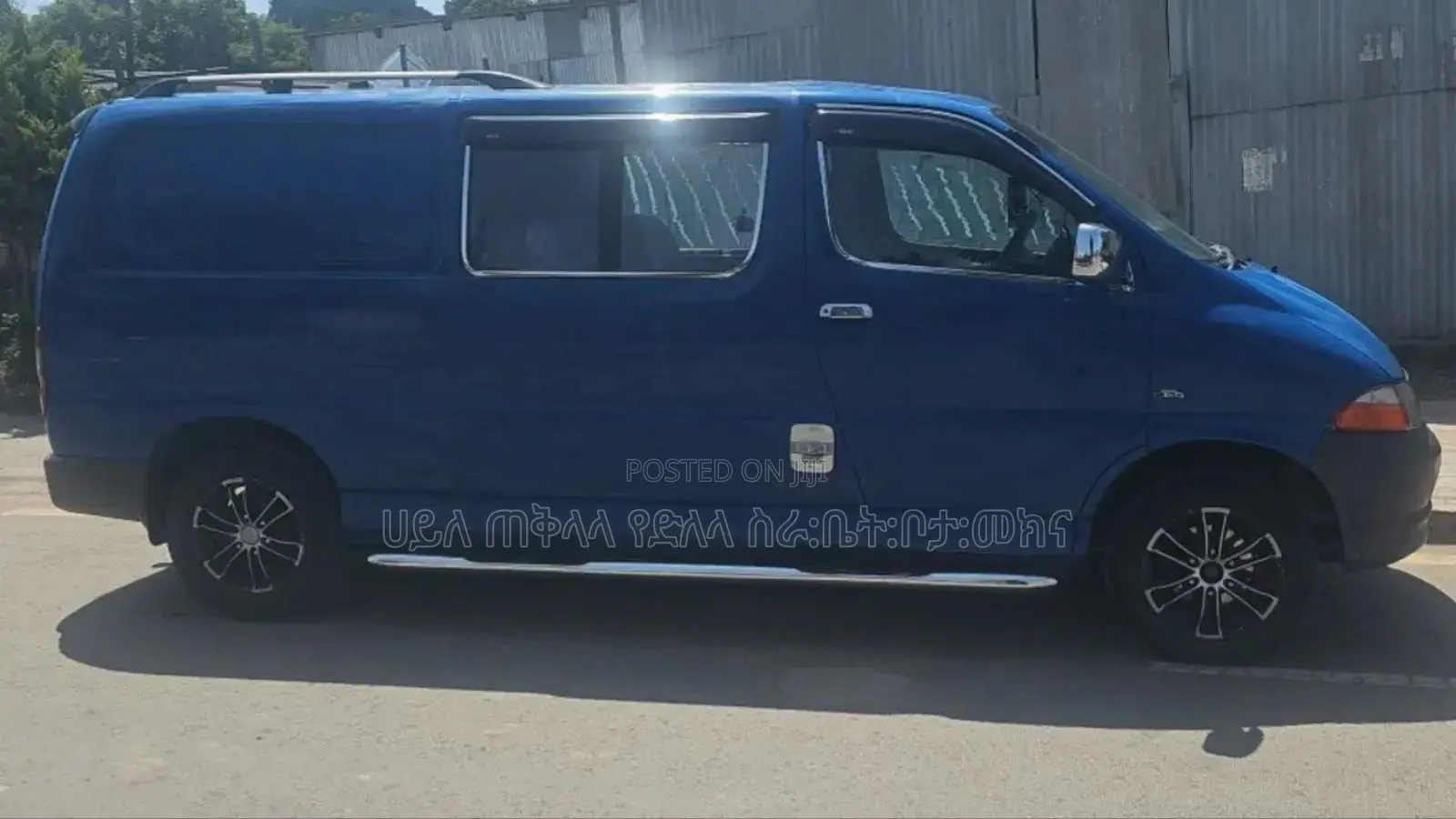 Toyota HiAce 2003 Blue