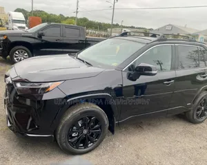 Photo - New Toyota RAV4 Hybrid 2025