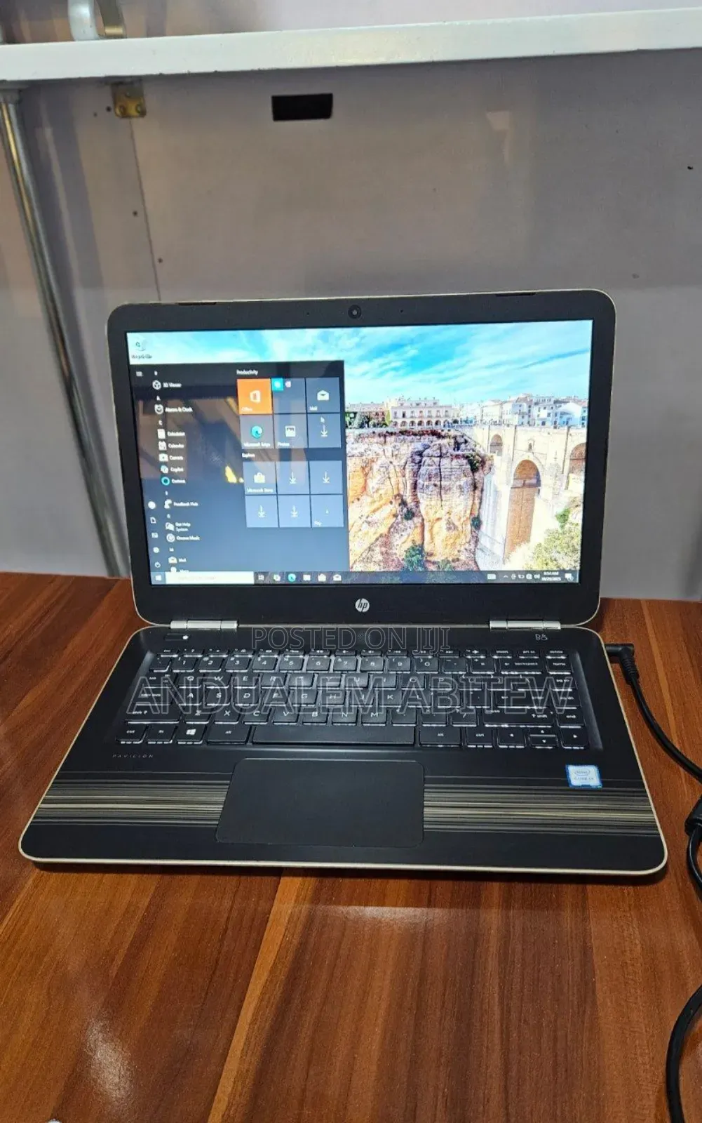 New Laptop HP Pavilion 14 4GB Intel Core I3 HDD+SSD 1T