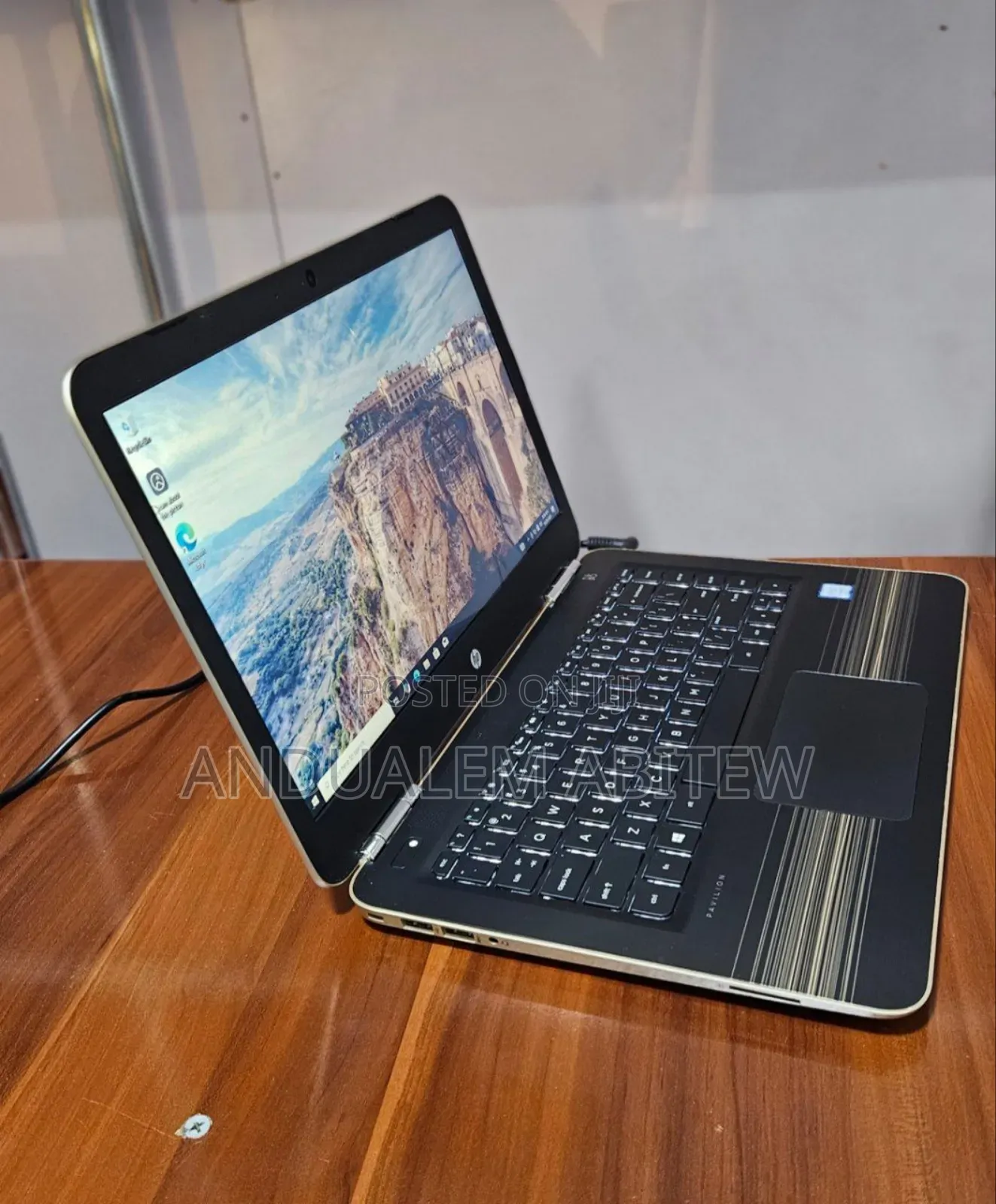 New Laptop HP Pavilion 14 4GB Intel Core I3 HDD+SSD 1T