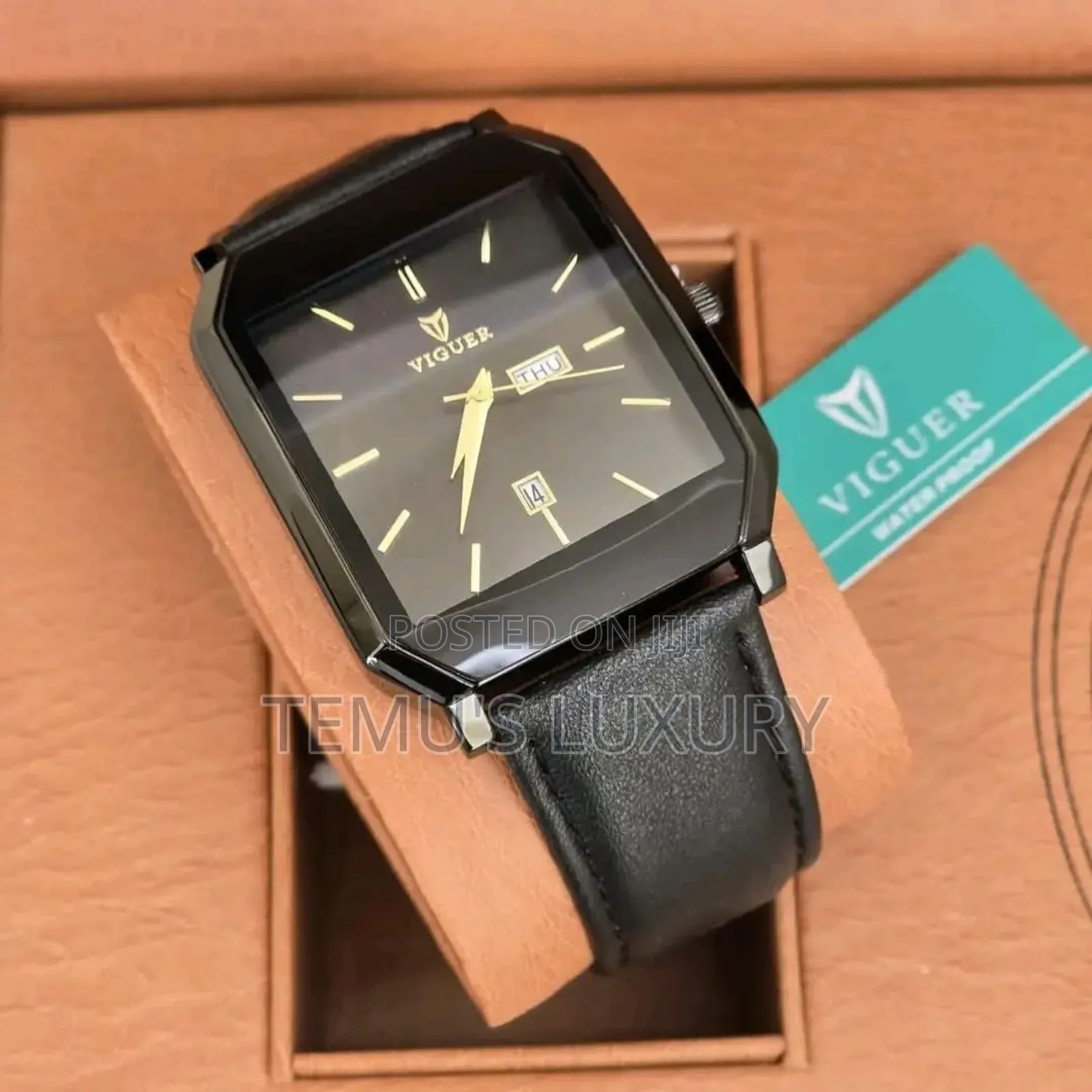 Viguer Quartz With Leather Strap Men's Simple Look Watch
