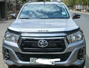 Photo - Toyota Hilux 2016 Silver