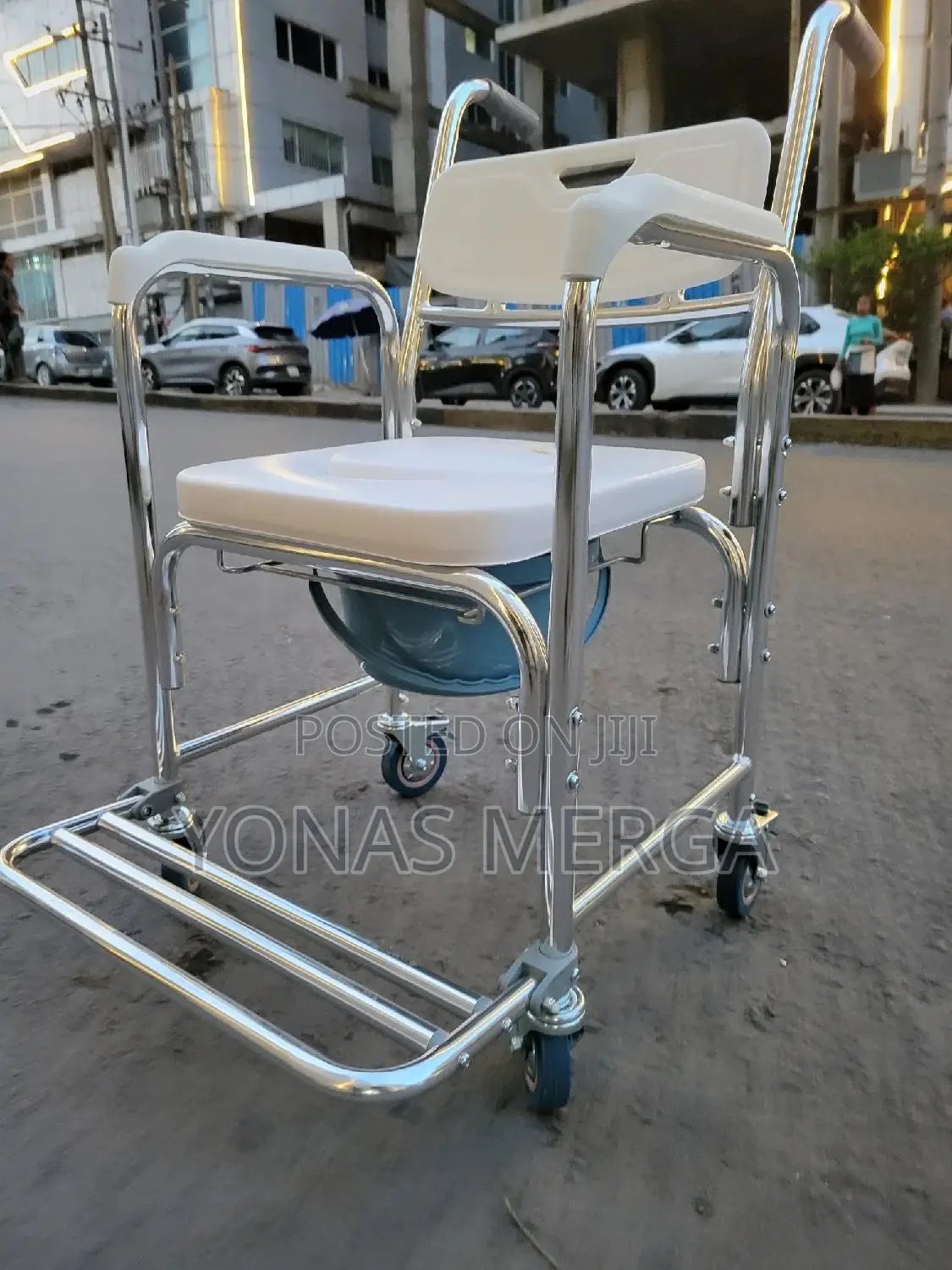 Toilet Chair焗爌commode Chair险皿easy to Move:The Adult Potty Chair