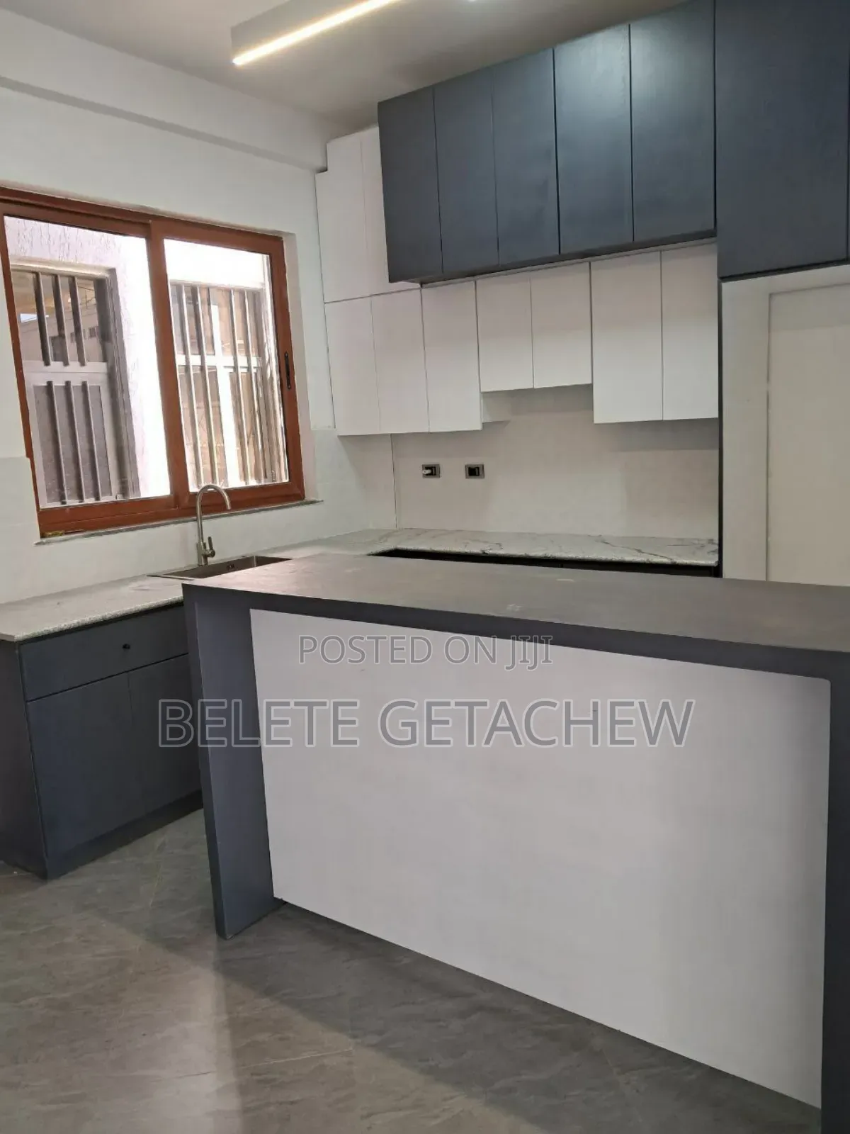 7bdrm House in Ayat Zone , G+2, Bole for sale