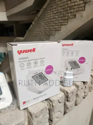 Photo - Blood Pressuer Monitor較少digital Medical Blood Pressuer Monitor Digital