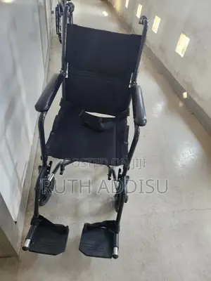 Foldable Movement Aid Wheelchair轟炸wheelchair者或wheelchair擬定wheelchair