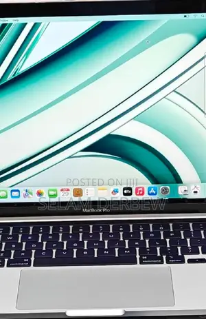 New Laptop Apple MacBook Pro 2022 M2 8GB Apple M2 SSD 256GB