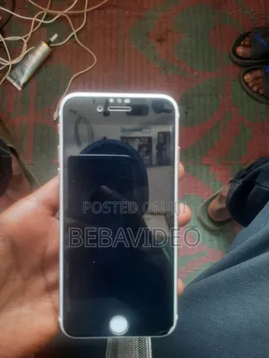 Photo - Apple iPhone 7 128 GB White